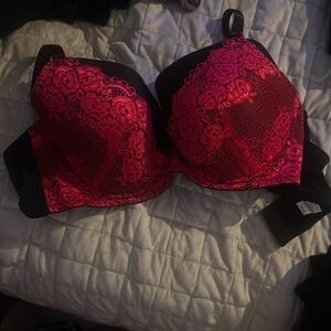 Fancy bra. 95E whatever that means. Never worn, washed once. Too small for me.